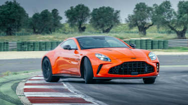 Aston Martin Vantage 2024 track corner